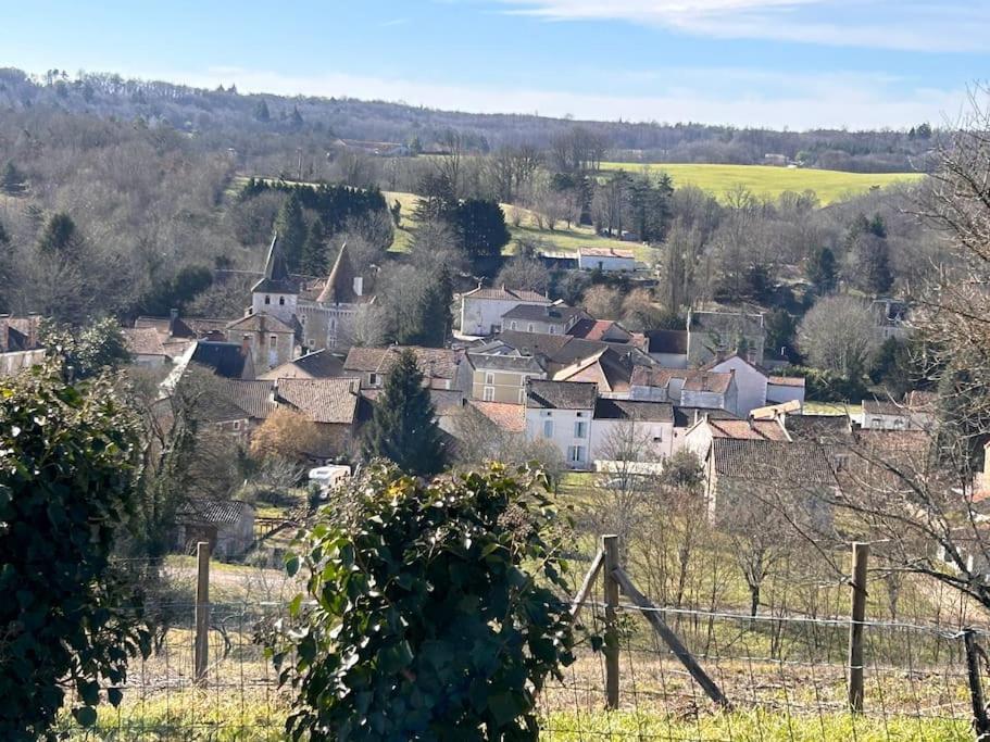 Maison Au Coeur Du Perigord Vert Javerlhac-et-la-Chapelle-Saint-Robert Εξωτερικό φωτογραφία